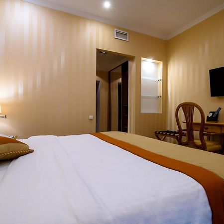 Cosmonaut Hotel Karaganda Ngoại thất bức ảnh