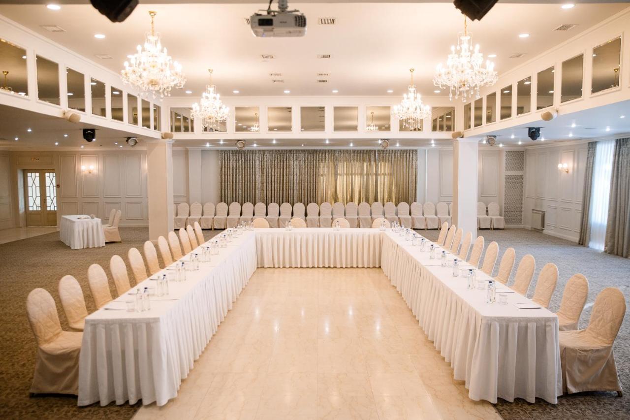 Cosmonaut Hotel Karaganda Ngoại thất bức ảnh