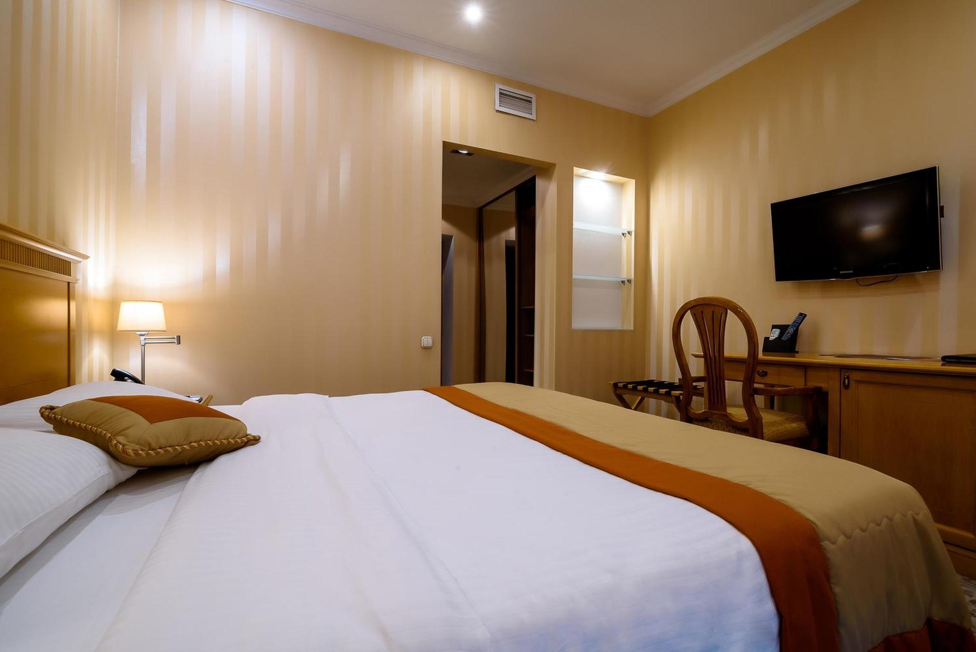 Cosmonaut Hotel Karaganda Ngoại thất bức ảnh