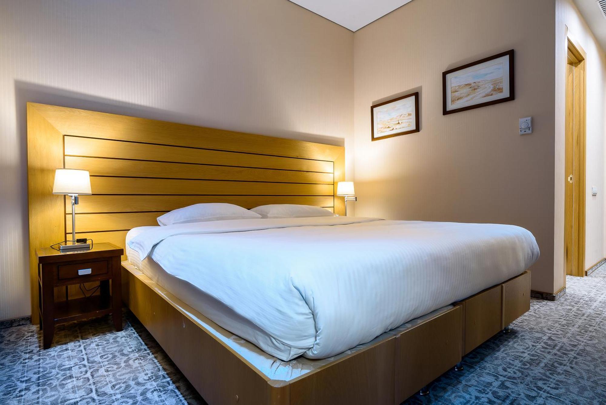 Cosmonaut Hotel Karaganda Ngoại thất bức ảnh