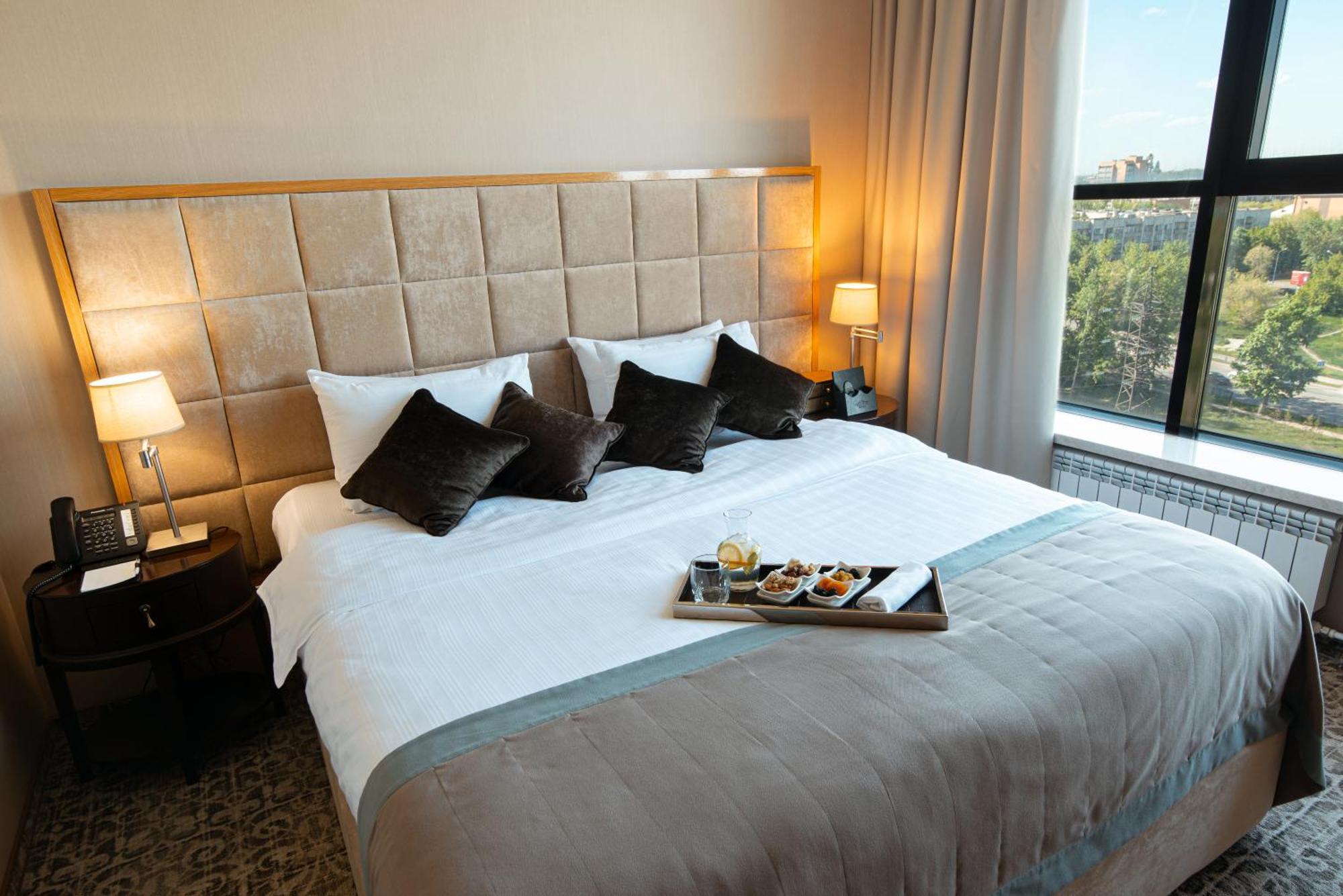 Cosmonaut Hotel Karaganda Ngoại thất bức ảnh