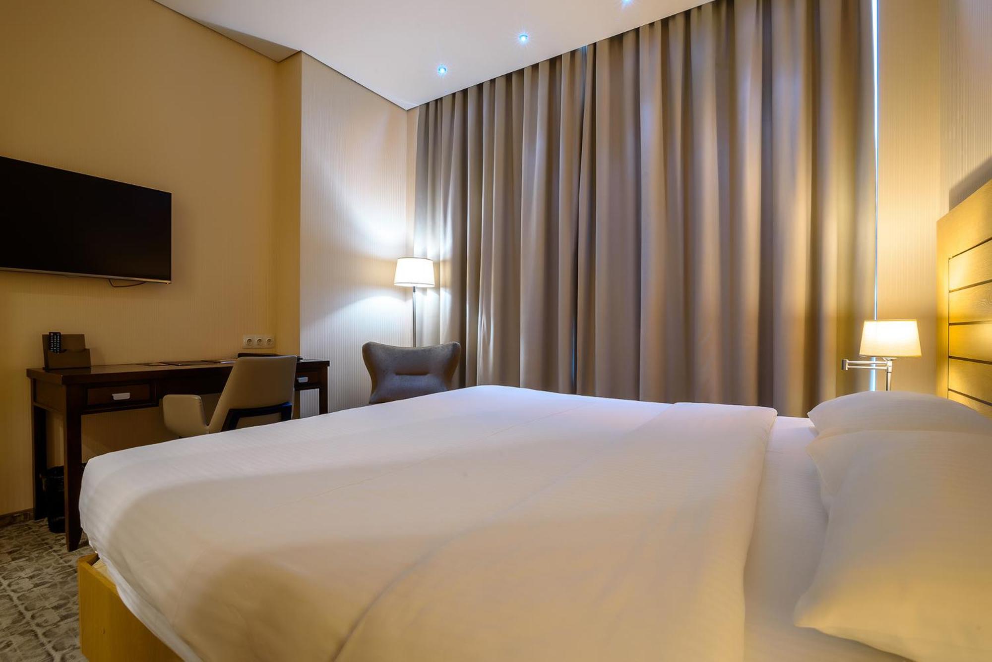 Cosmonaut Hotel Karaganda Ngoại thất bức ảnh