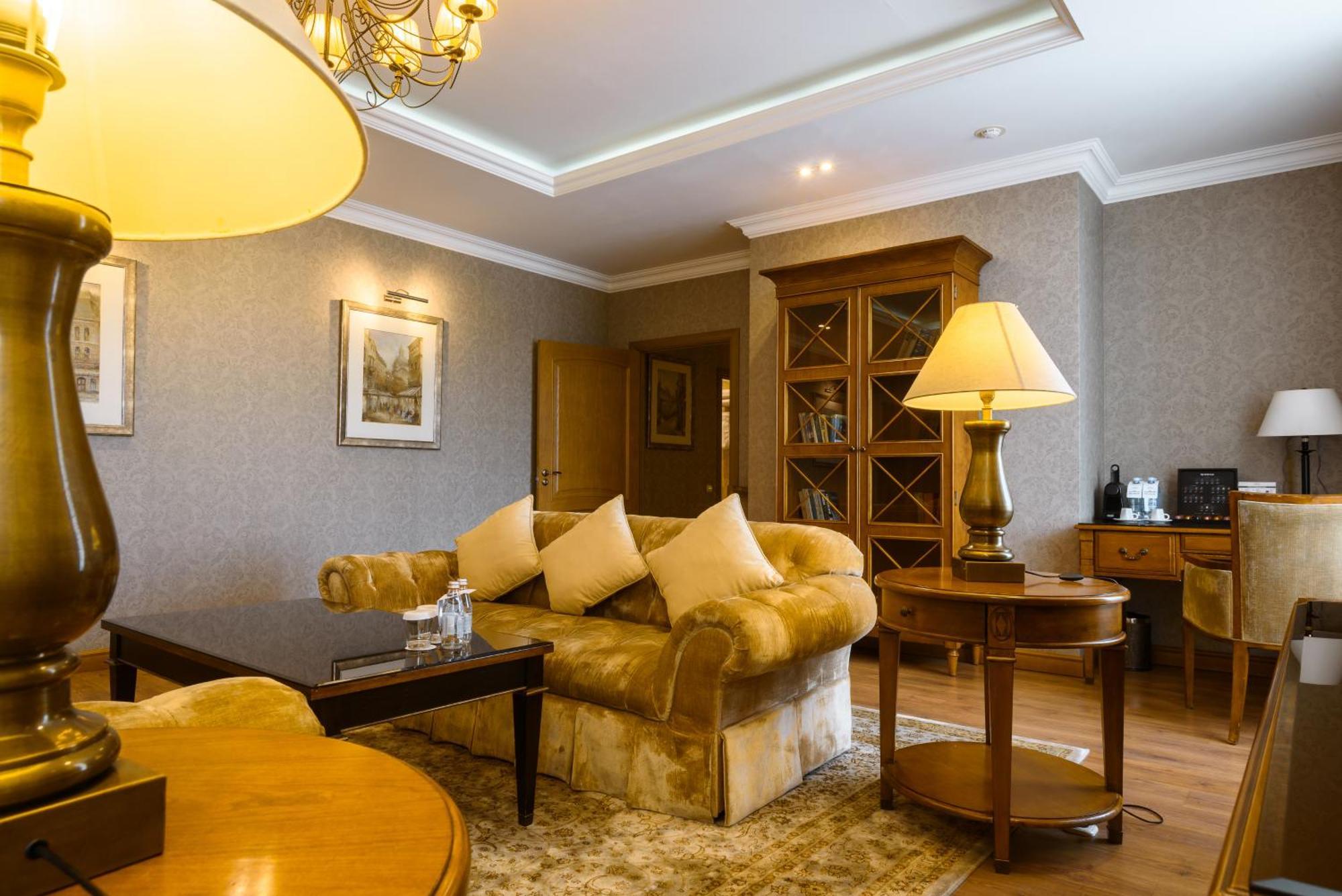 Cosmonaut Hotel Karaganda Ngoại thất bức ảnh